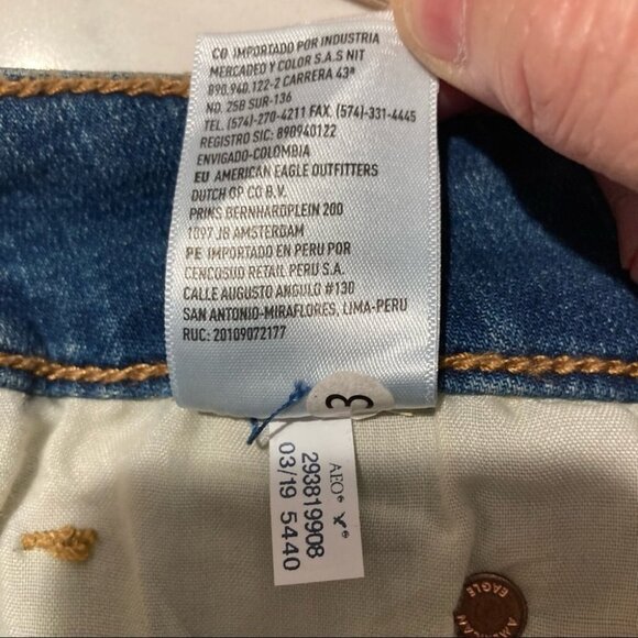 AMERICAN EAGLE Sz 2 High Rise Shortie Distressed Super Stretch Button Fly Shorts - Picture 11 of 13